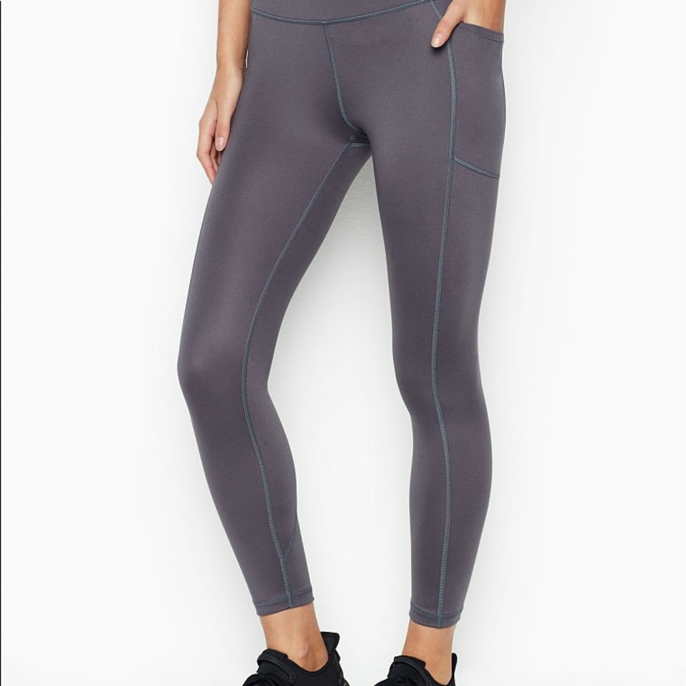 Victoria’s Secret Incredible Essential Leggings